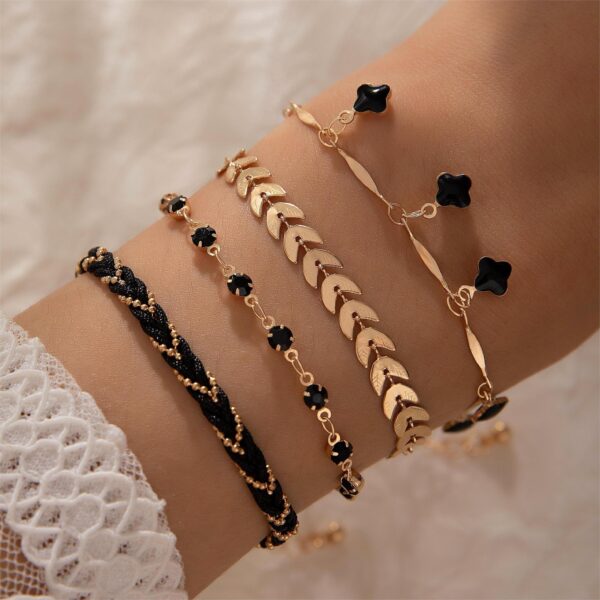 "4pcs Black Hip Hop Chain Bracelet Set – Thin Zinc Alloy Hand Chains for Women"