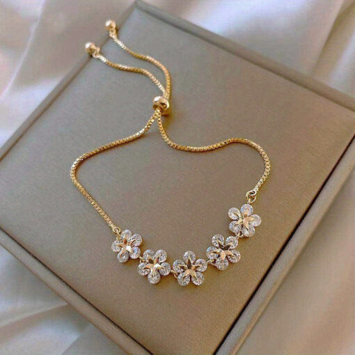 Elegant Adjustable Flower Charm Bracelet - Durable Alloy Beaded Chain, Perfect Fashion Accessory for Casual Wear & Parties