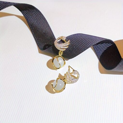 Elegant Swan Pendant Earrings - 14k Golden Plated Alloy with Resin Accents, Perfect for Birthday & New Year Gifts - Image 5